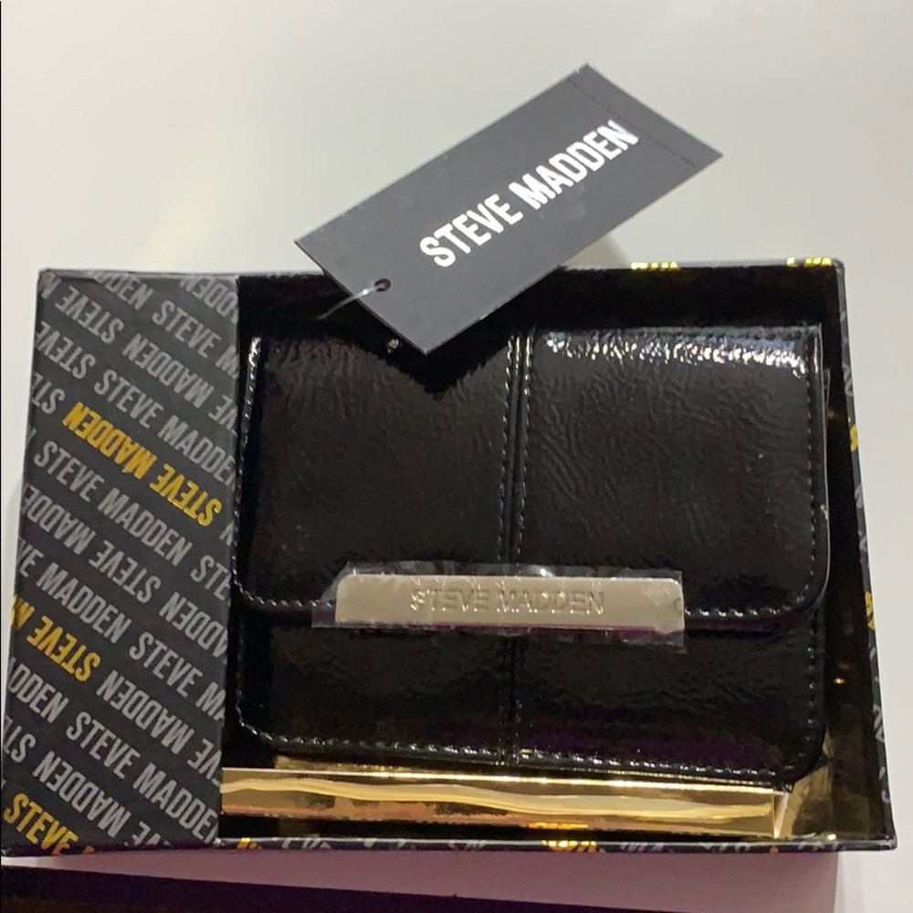 Brand new Steve Madden accordion wallet
